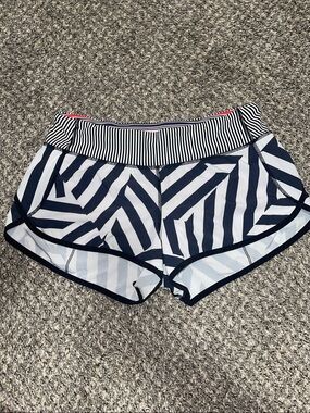 Lululemon Speed Shorts - Seawheeze Which Way Sway; Size 6